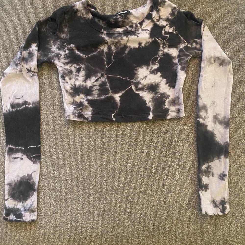 Talentless cropped long sleeve shirt